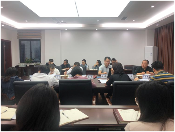 加強(qiáng)學(xué)習(xí)，深入開展調(diào)查研究，全面增強(qiáng)擔(dān)保本領(lǐng)——市擔(dān)保公司黨支部書記上黨課